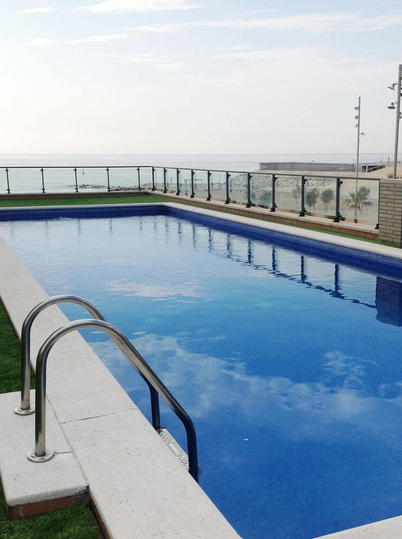 Alcam Badalona Playa Norte Екстериор снимка